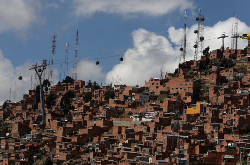 Illustration for article titled The World's Longest Urban Gondola Is Growing Into a Huge NetworkÂ